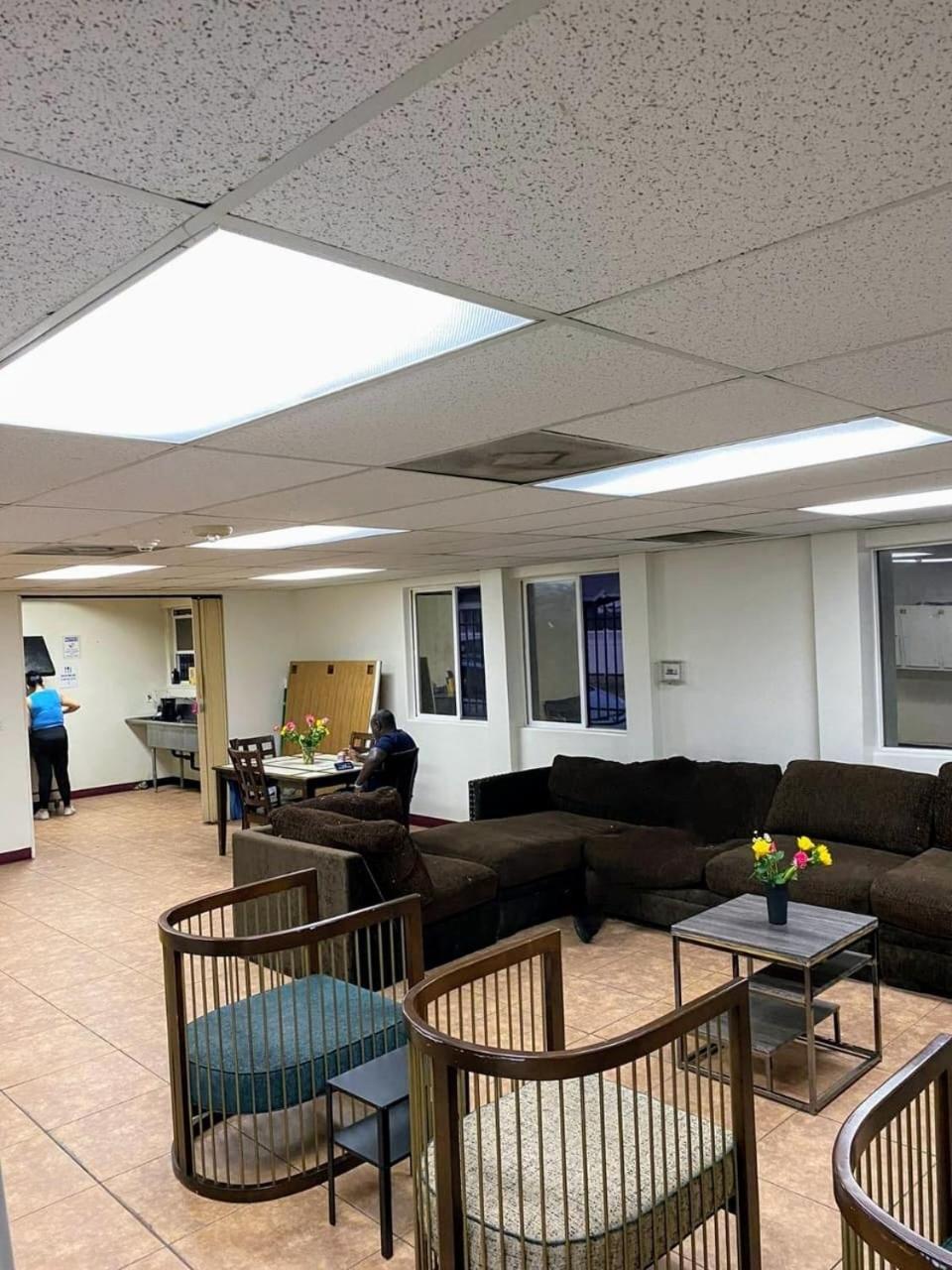 Van Nuys Downtown Paradise ロサンゼルス エクステリア 写真